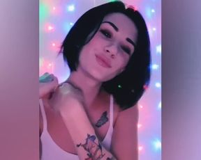 Hot Tattooed Babe Sexy Dance