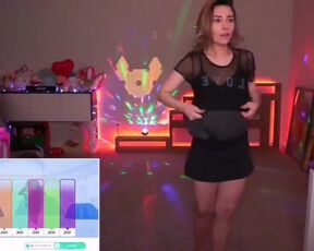 Alinity Flashes on Stream