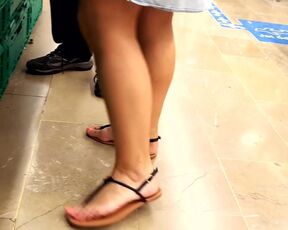 Candid Fr's yummy feets, nice pink toes