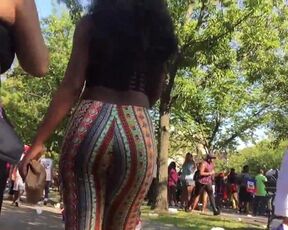 Ebony pattern leggings jiggling ass