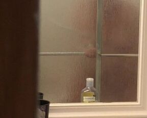 Caught my girlfriend’s orgasm with the shower head