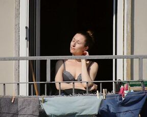 This nice mom gets some sun in bra during the lockdown