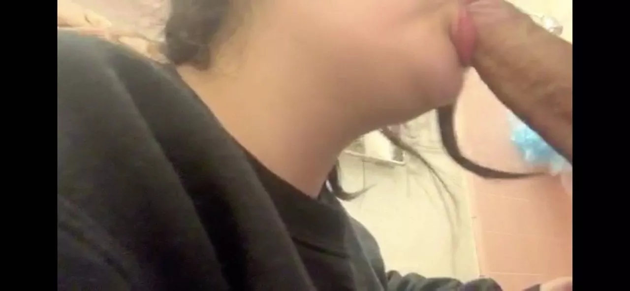Teen sucking dick on cam