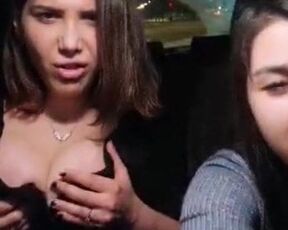 Brunette show boobs in car on Periscope