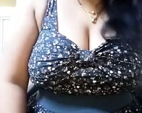 Desi Indian aunty’s nude webcam video