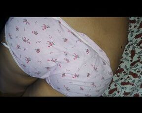 Badi behan ki gand panty me. Indian big ass in panty.