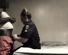 Female Correctional Officer Fucks Inmate In Jail