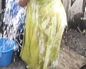 Bhabhi anita yadav ki hot bathing