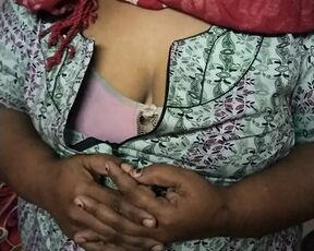 Chennai aunty nurse showing boobs