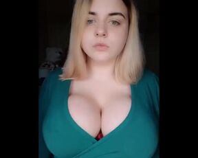 Russian Tik Toker. Big Bouncing Boobs (tik Tok @ Sweerme10nn)